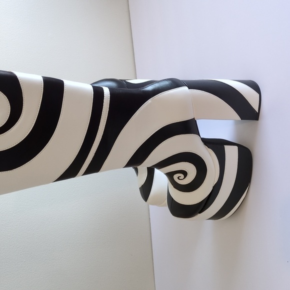 Current Mood Swirl Applique Platform Boots - Picture 8 of 11